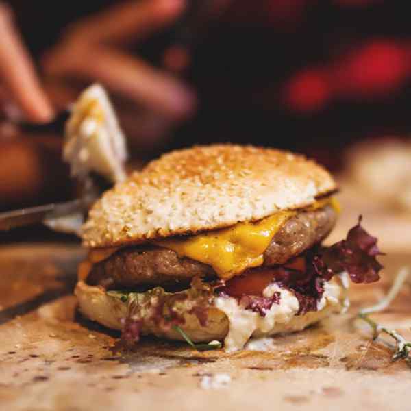 http://hisingenislandbrewery.se/wp-content/uploads/2017/05/inner_cell_burger_1.jpg