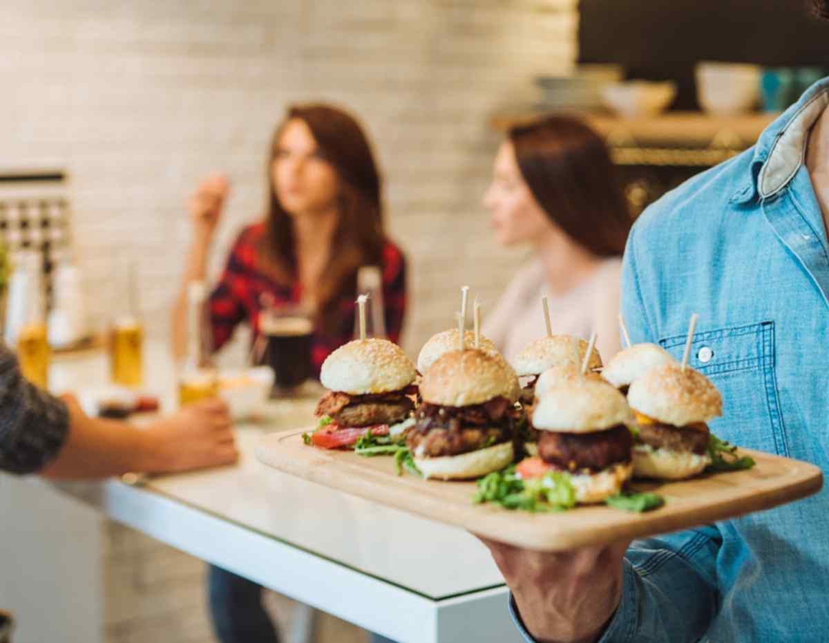 http://hisingenislandbrewery.se/wp-content/uploads/2017/05/inner_cell_burger_3.jpg