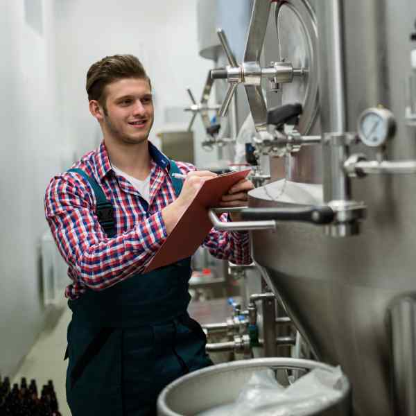 http://hisingenislandbrewery.se/wp-content/uploads/2017/05/team_2.jpg