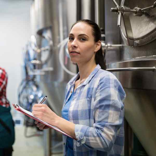 http://hisingenislandbrewery.se/wp-content/uploads/2017/05/team_3.jpg